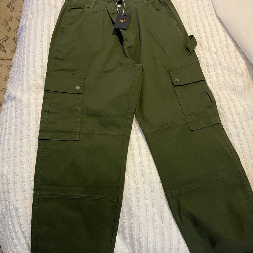 Women’s Green Cargo Pants
